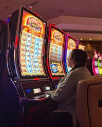 Free-spin bonus round on Bikini Paradise